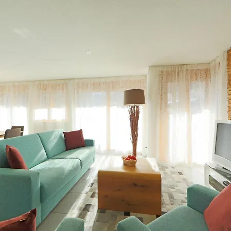 Susanna By Interhome